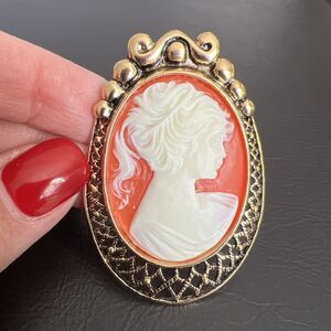 Vintage Pink - Peach Victorian Cameo Brooch, 14K GOLD FILLED Excellent Used Cond